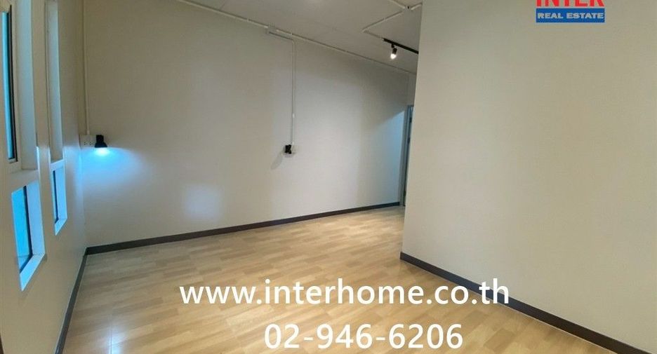 For sale 2 bedrooms townhouse in Khlong Toei, Bangkok