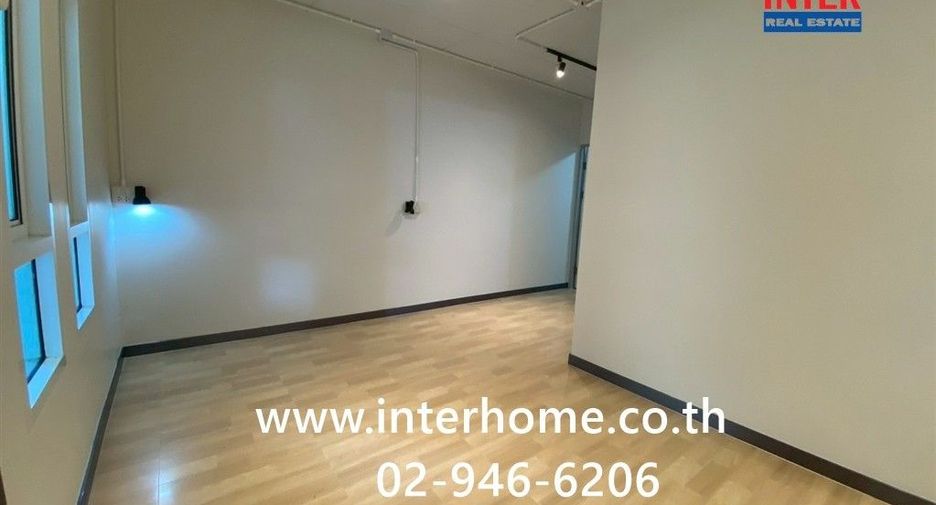 For sale 2 bedrooms townhouse in Khlong Toei, Bangkok