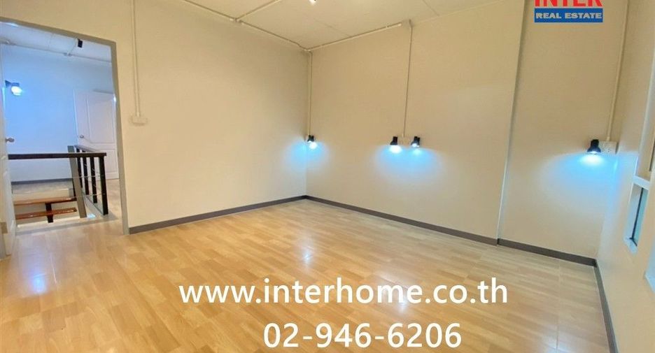 For sale 2 bedrooms townhouse in Khlong Toei, Bangkok