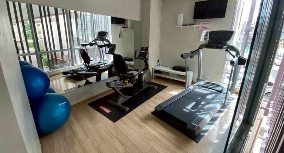For sale 1 bed condo in Huai Khwang, Bangkok