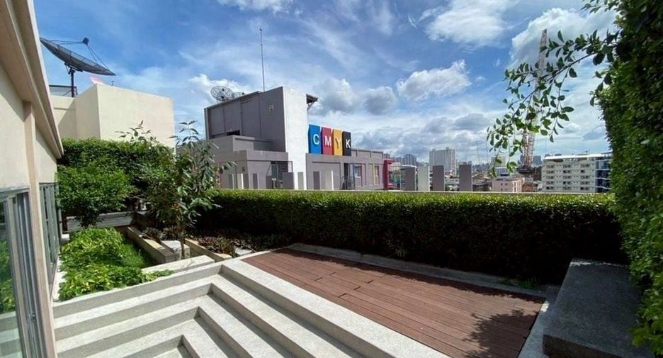 For sale 1 bed condo in Huai Khwang, Bangkok