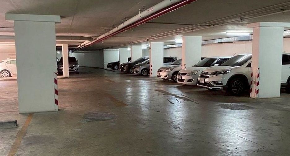 For sale 1 bed condo in Huai Khwang, Bangkok