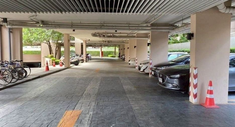 For sale 1 bed condo in Huai Khwang, Bangkok