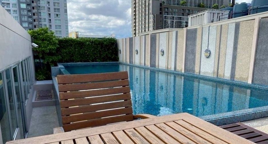 For sale 1 bed condo in Huai Khwang, Bangkok