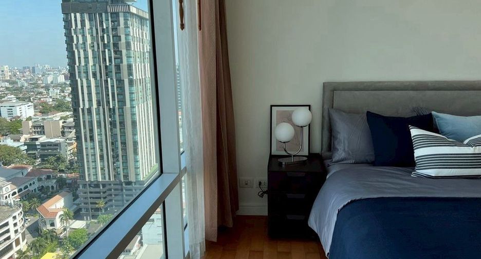 For rent 2 bedrooms condo in Khlong Toei, Bangkok