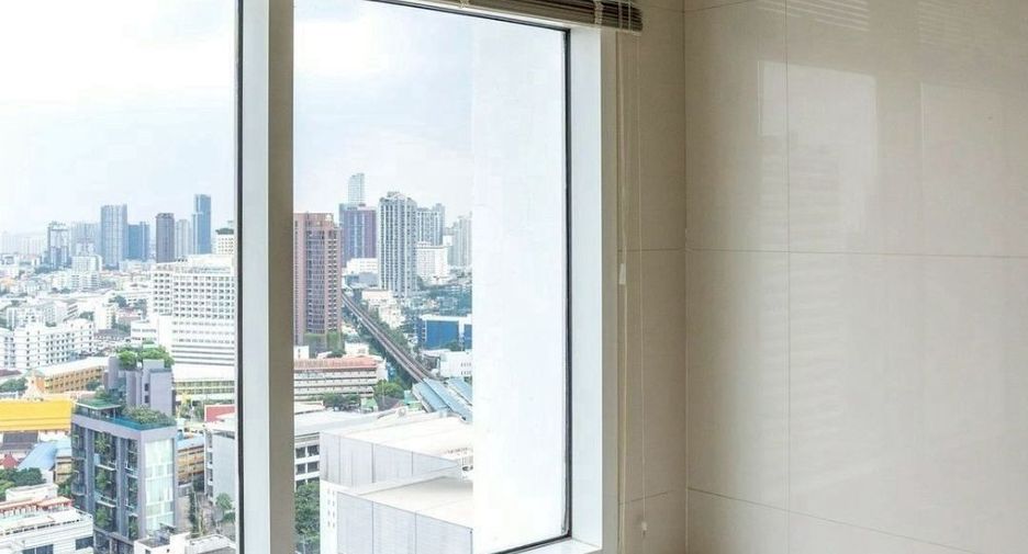 For rent 2 bedrooms condo in Khlong Toei, Bangkok