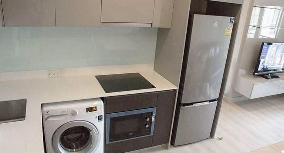 For rent 2 bedrooms condo in Phaya Thai, Bangkok