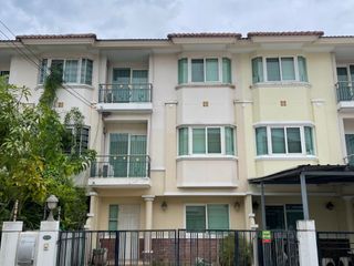 For sale 3 bedrooms townhouse in Don Mueang, Bangkok