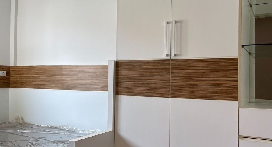 Casa adosada en venta de 3 habitaciones en Don Mueang, Bangkok