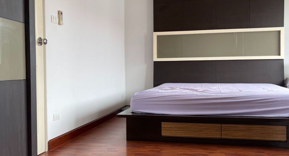 Casa adosada en venta de 3 habitaciones en Don Mueang, Bangkok