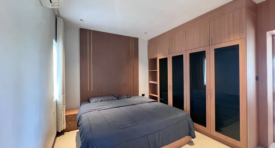 For sale 5 bedrooms house in East Pattaya, Pattaya