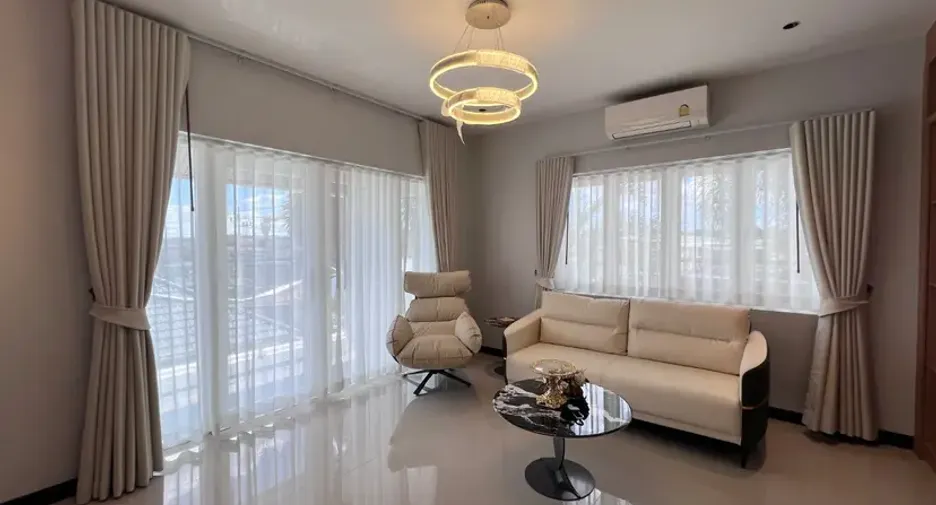 For sale 5 bedrooms house in East Pattaya, Pattaya