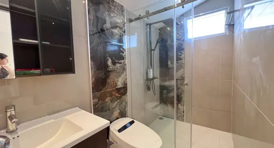 For sale 5 bedrooms house in East Pattaya, Pattaya