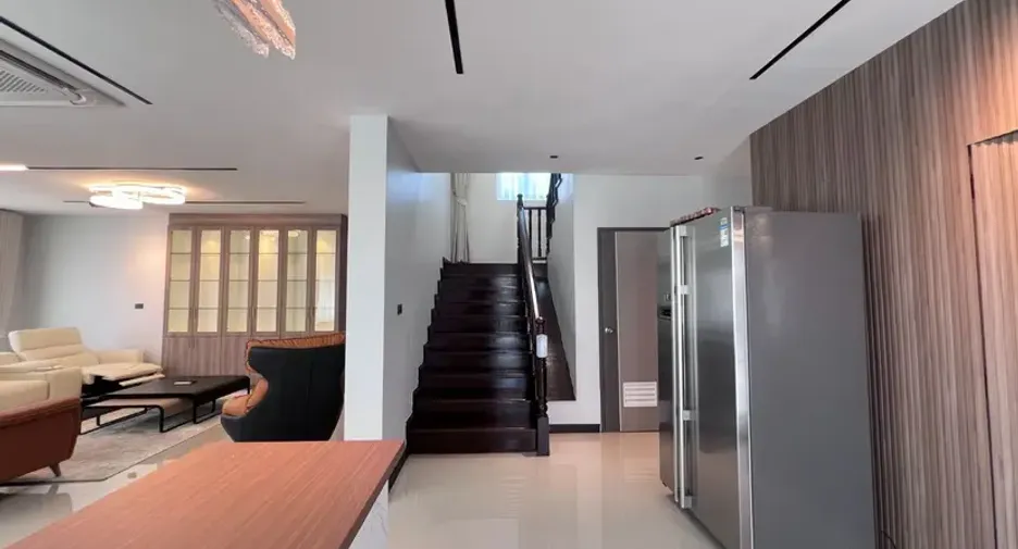 For sale 5 bedrooms house in East Pattaya, Pattaya