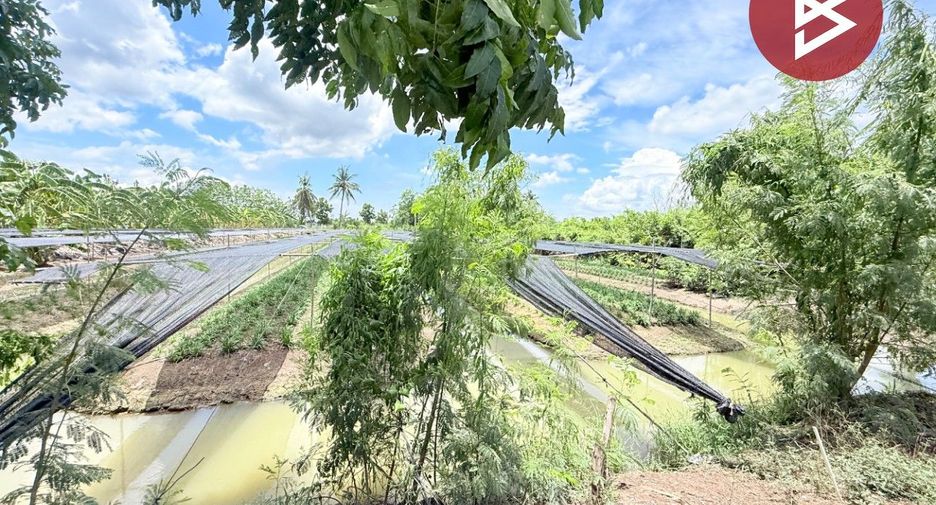 À vendre terrain à Nakhon Chai Si, Nakhon Pathom