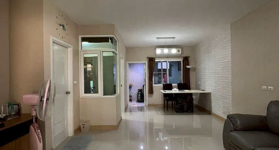 For sale 3 bedrooms townhouse in Sai Mai, Bangkok