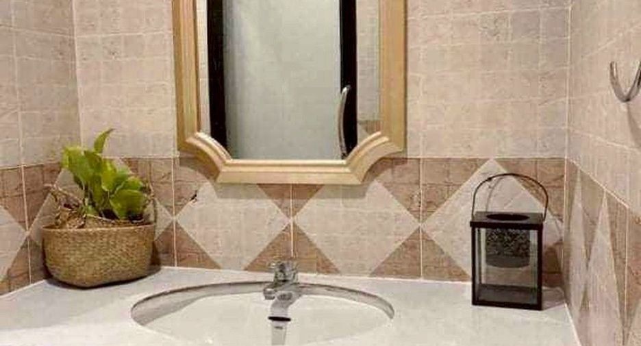 For rent 1 bed house in Pathum Wan, Bangkok