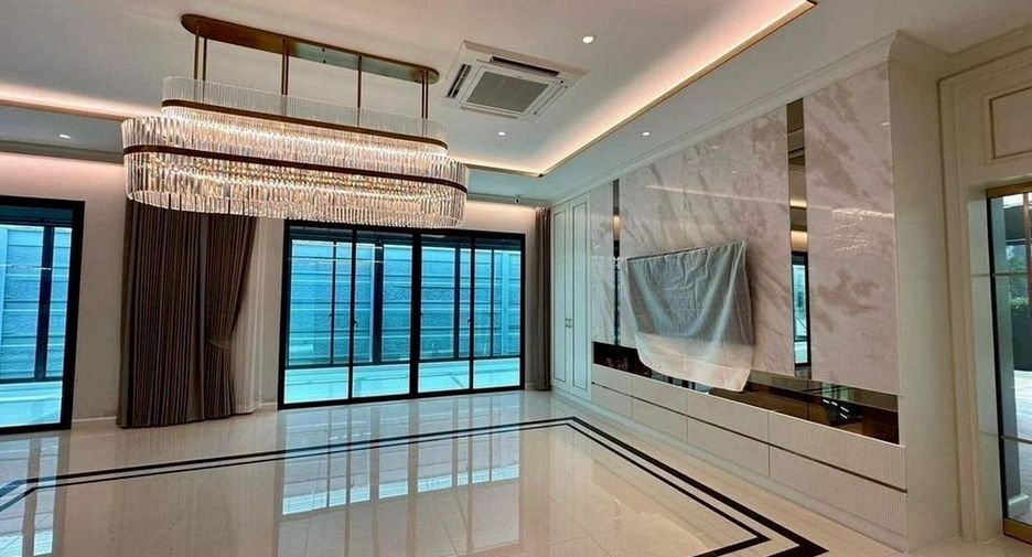 For sale 4 bedrooms house in Thawi Watthana, Bangkok