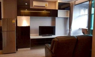 Condo en alquiler de 1 habitaciones en Bang Rak, Bangkok