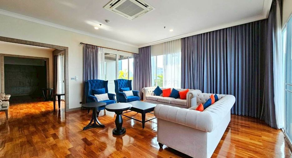 For rent 4 bedrooms apartment in Khlong Toei, Bangkok