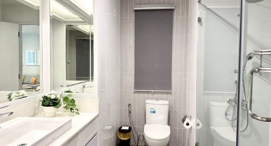 For rent 1 bed condo in Khlong San, Bangkok