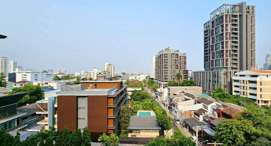 For rent 2 bedrooms apartment in Khlong Toei, Bangkok