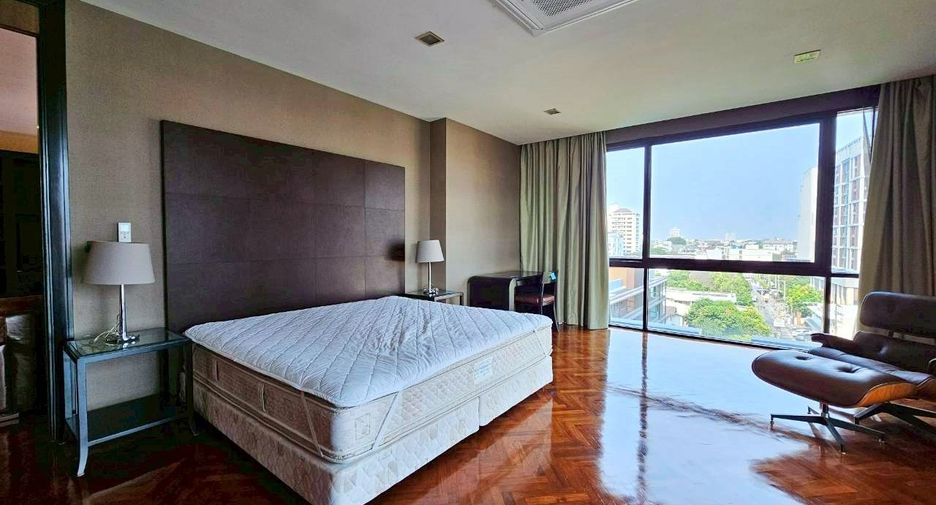 For rent 2 bedrooms apartment in Khlong Toei, Bangkok