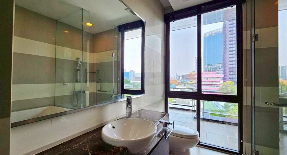 For rent 2 bedrooms apartment in Khlong Toei, Bangkok