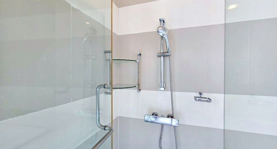 For rent 2 bedrooms apartment in Khlong Toei, Bangkok