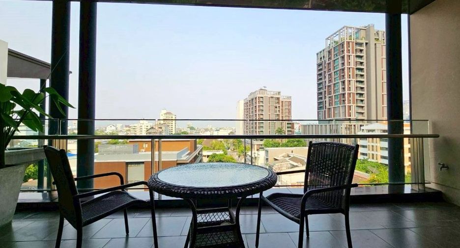 For rent 2 bedrooms apartment in Khlong Toei, Bangkok