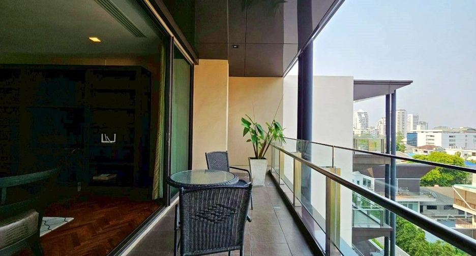 For rent 2 bedrooms apartment in Khlong Toei, Bangkok