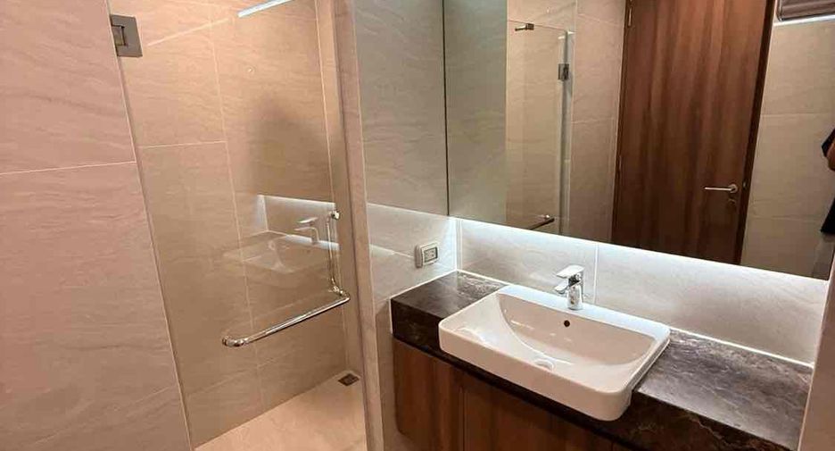 Condo en alquiler de 3 habitaciones en Watthana, Bangkok