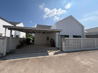 Casa en venta de 3 habitaciones en Ban Khai, Rayong