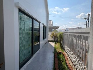 Casa en venta de 3 habitaciones en Ban Khai, Rayong