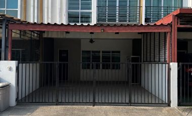For sale 3 bedrooms townhouse in Mueang Nonthaburi, Nonthaburi