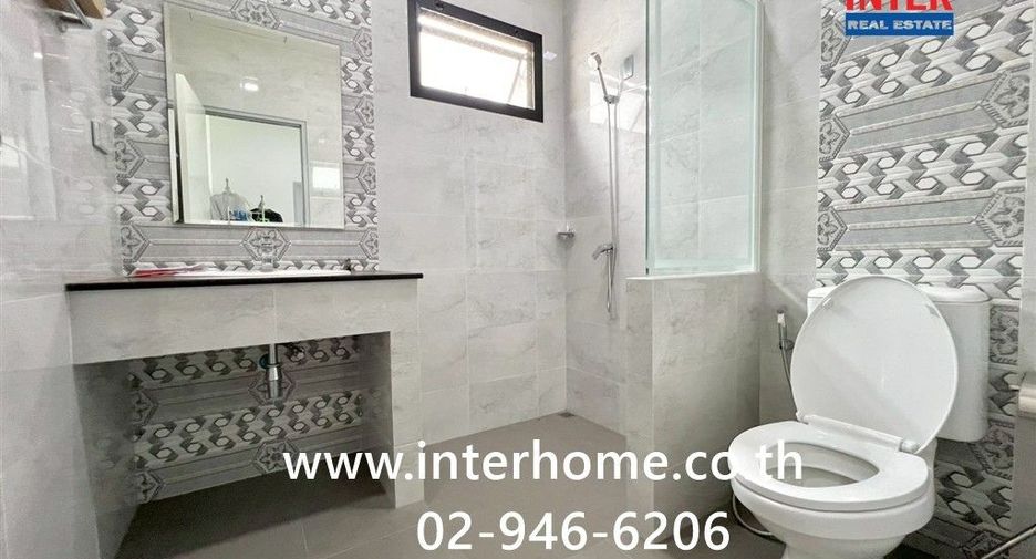 Casa en venta de 4 habitaciones en Krathum Baen, Samut Sakhon
