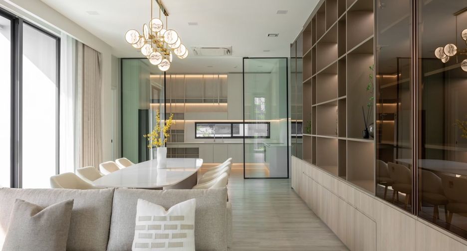 For rent 4 bedrooms house in Saphan Sung, Bangkok