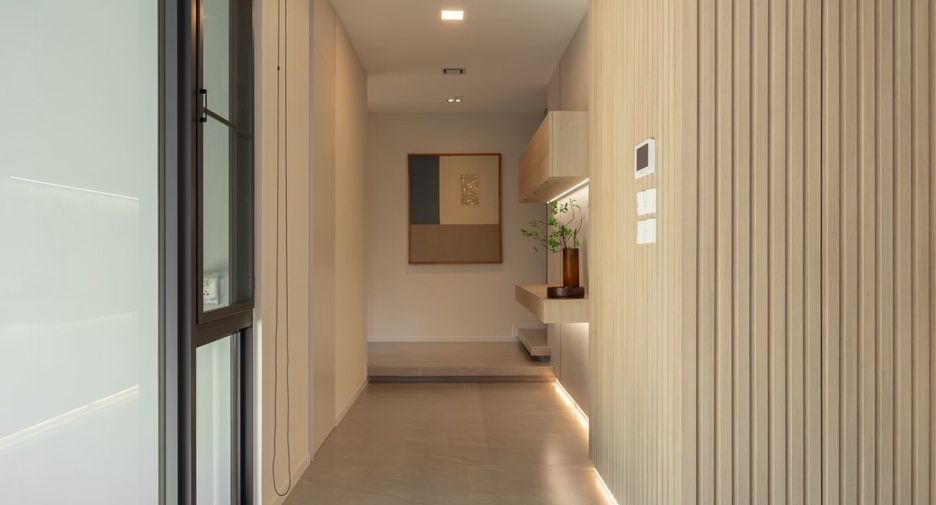For rent 4 bedrooms house in Saphan Sung, Bangkok