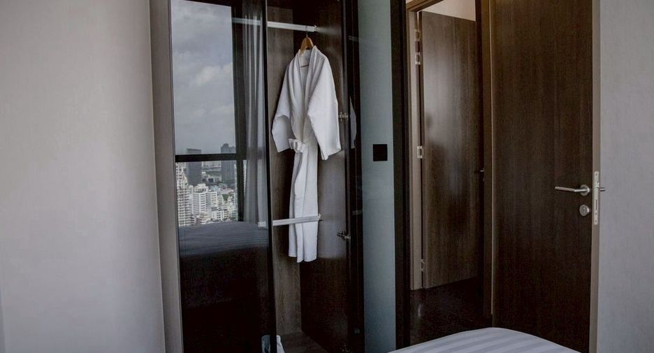 For rent 2 bedrooms condo in Watthana, Bangkok