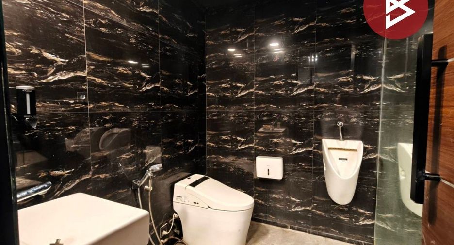 For sale 4 bedrooms house in Sai Mai, Bangkok