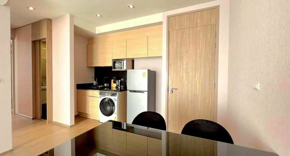 For rent 2 bedrooms condo in Khlong Toei, Bangkok