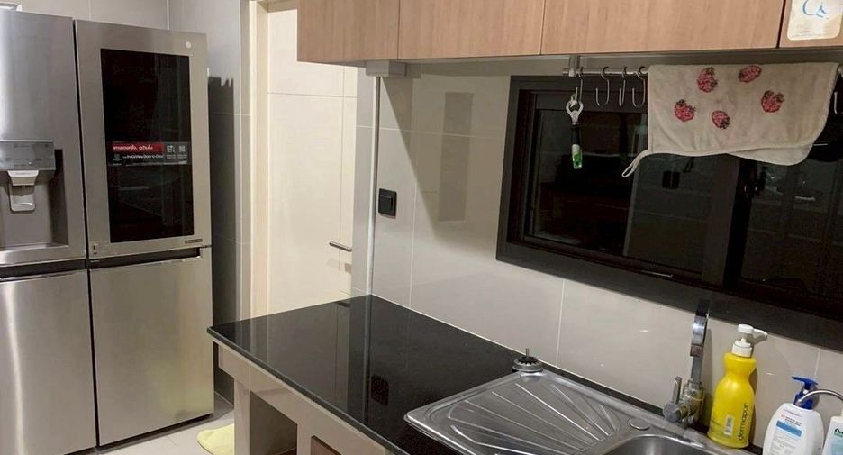 For rent 4 bedrooms house in Bang Kapi, Bangkok
