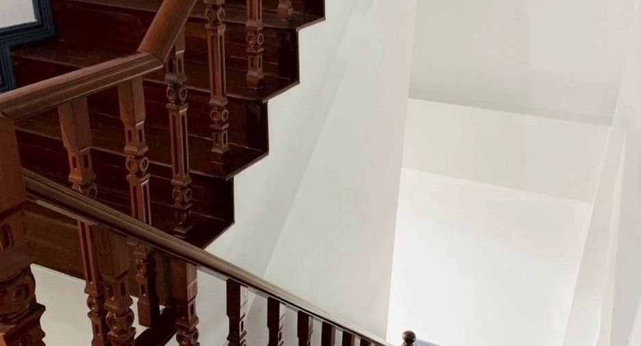 For rent 4 bedrooms townhouse in Prawet, Bangkok