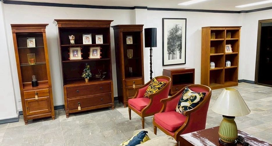 For rent 4 bedrooms townhouse in Prawet, Bangkok