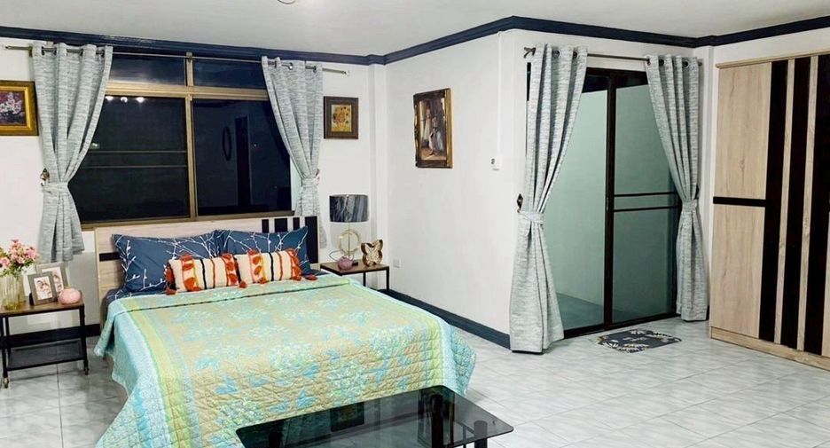 For rent 4 bedrooms townhouse in Prawet, Bangkok