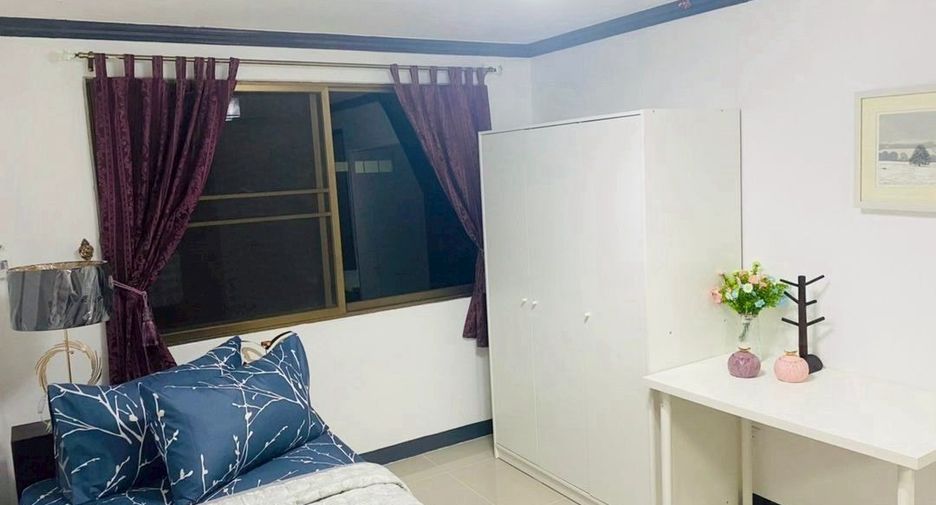 For rent 4 bedrooms townhouse in Prawet, Bangkok