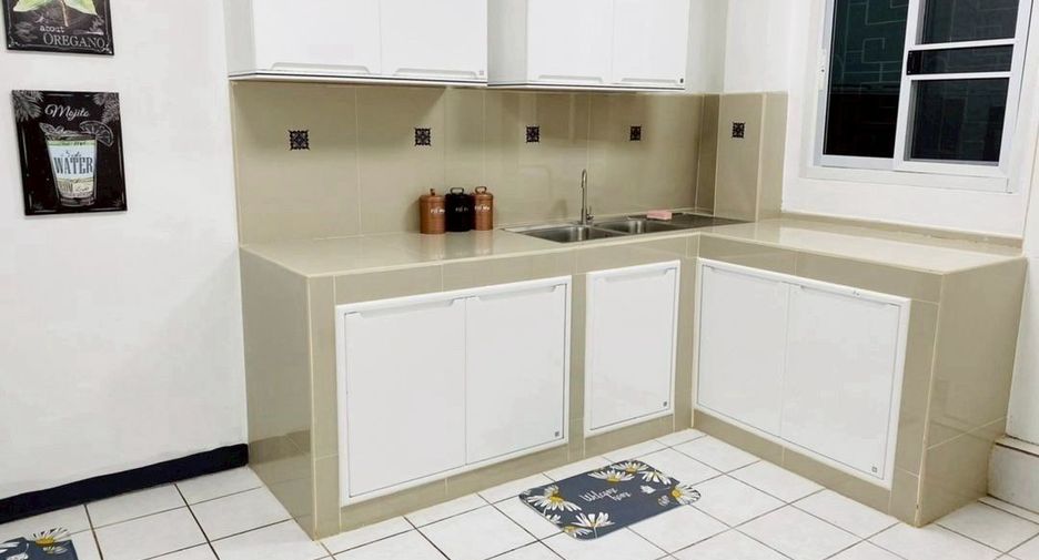 For rent 4 bedrooms townhouse in Prawet, Bangkok