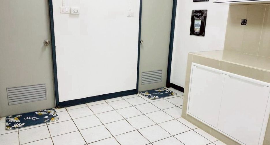 For rent 4 bedrooms townhouse in Prawet, Bangkok