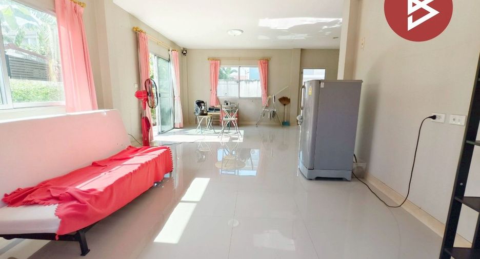 For sale 3 bedrooms townhouse in Mueang Samut Sakhon, Samut Sakhon