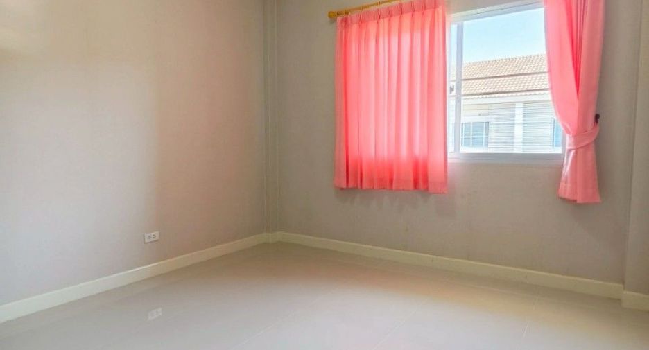 For sale 3 bedrooms townhouse in Mueang Samut Sakhon, Samut Sakhon